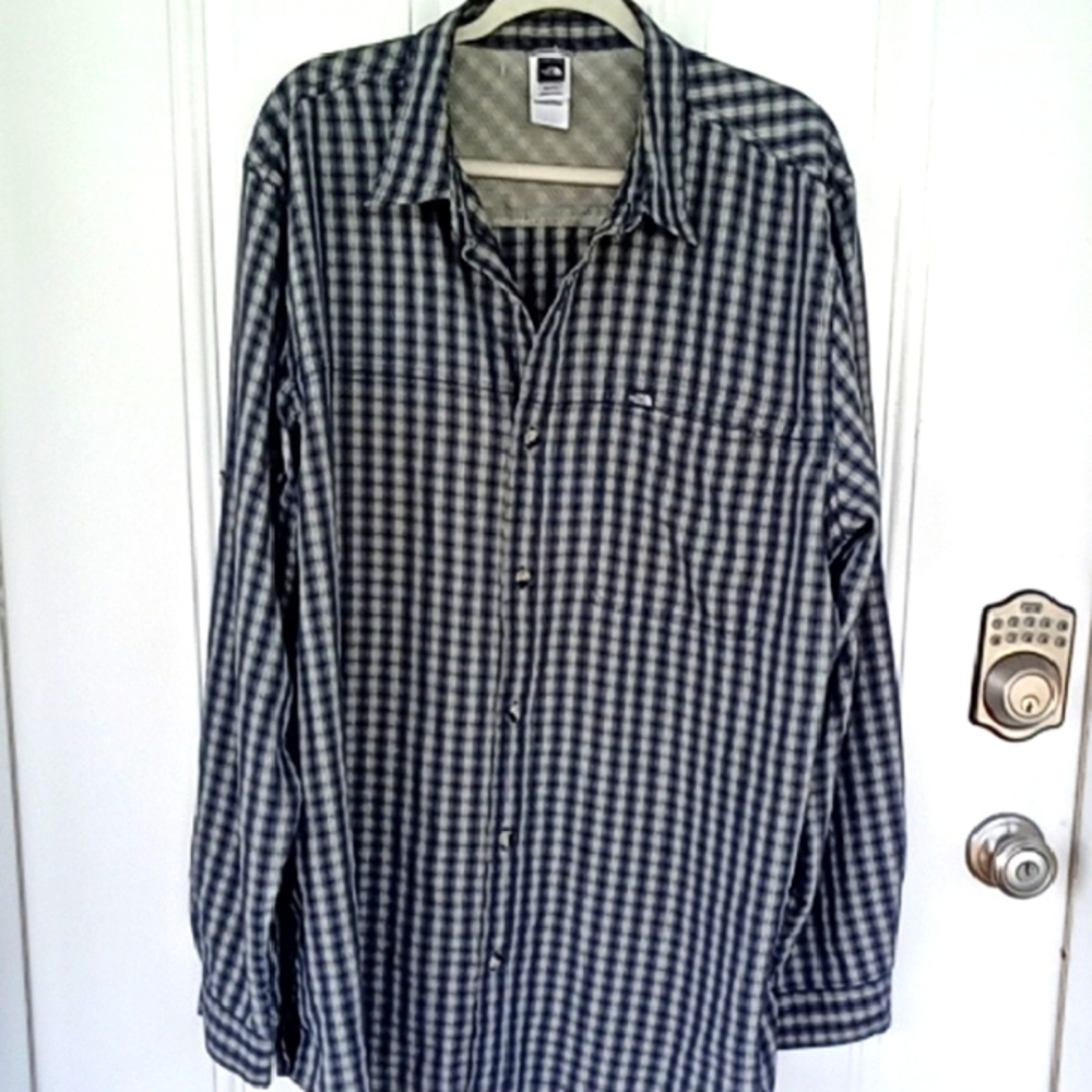 The North Face Men's Plaid Long Sleeve Button-Up Shirt with Zippered Chest Pocke